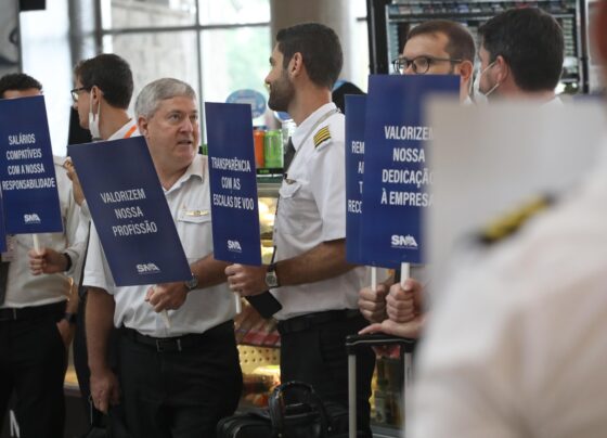 aeronautas-rejeitam-proposta-de-reajuste-salarial,-mantem-greve-e-entram-no-5o-dia-seguido-de-paralisacoes-em-sp