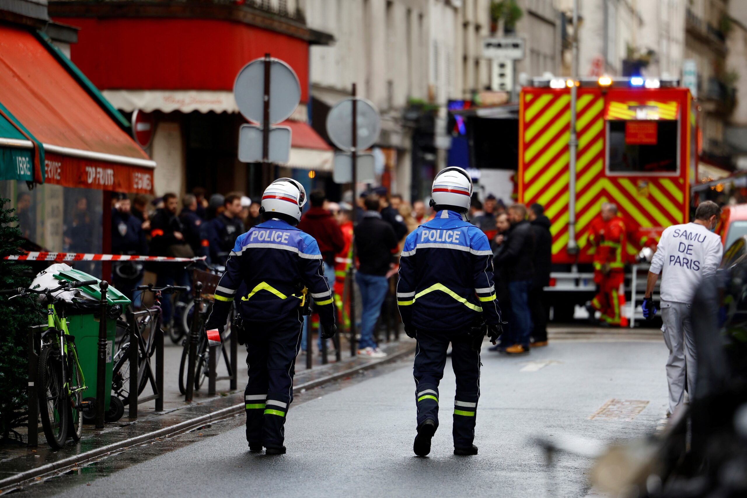 Homem de 69 anos é detido após tiroteio em Paris; duas pessoas morreram