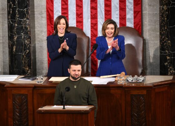 apos-visita-de-zelensky,-camara-dos-eua-aprova-auxilio-bilionario-a-ucrania