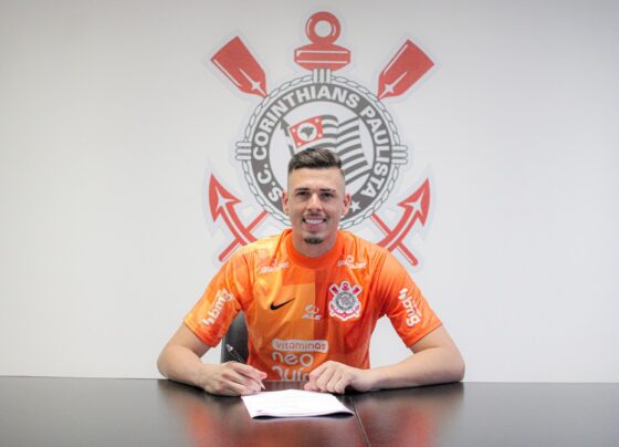 goleiro-do-corinthians-se-aproxima-do-vasco