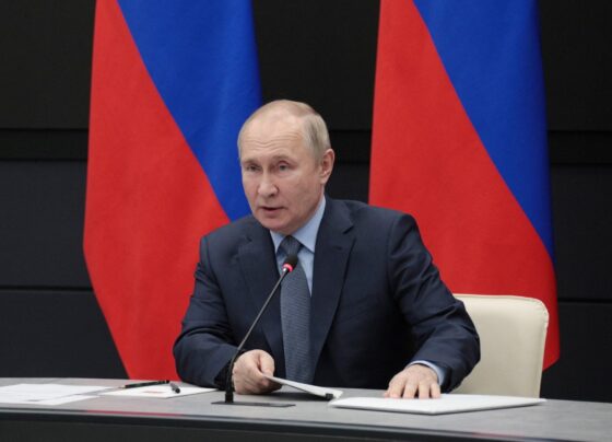 putin-diz-estar-aberto-ao-dialogo-um-dia-apos-ataque-russo-na-vespera-de-natal-matar-10-na-ucrania