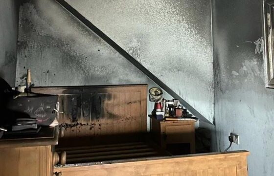 cachorro-causa-incendio-em-casa-na-inglaterra-apos-‘ligar’-secador-de-cabelo