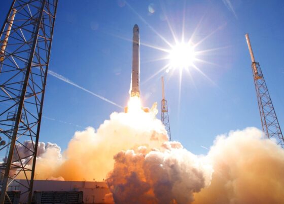 spacex-pretende-colocar-mais-satelites-ainda-em-2022
