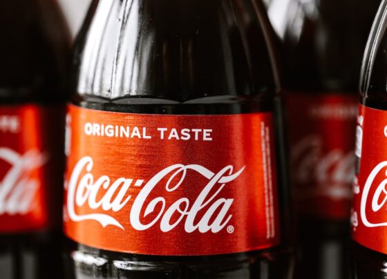 por-que-algumas-garrafas-de-coca-cola-tem-tampas-amarelas?