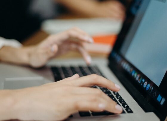 riachuelo-abre-2-mil-vagas-de-emprego-neste-final-de-ano;-veja-cargos