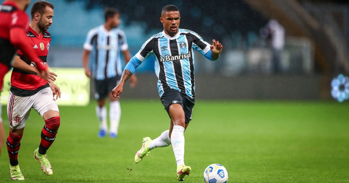 Grêmio marca data para definir volta de Douglas Costa; confira o dia