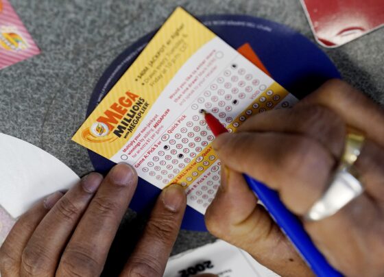 mega-loteria-americana-tem-premio-estimado-em-us$-565-milhoes