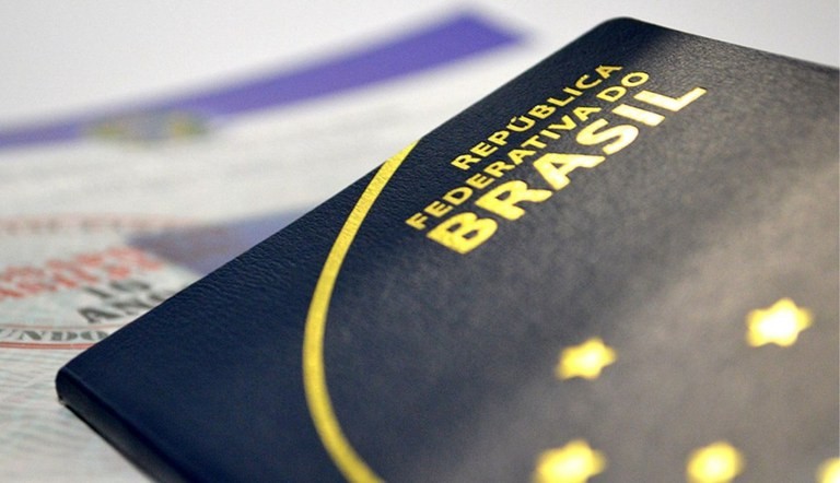Renovação de visto americano de turismo e negócios tem queda no tempo de espera para entrevista