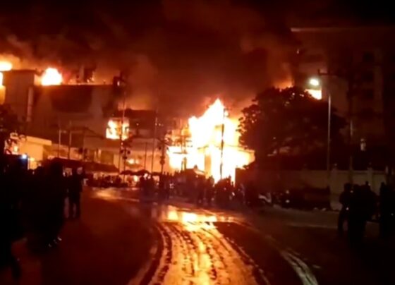 incendio-em-cassino-na-fronteira-de-camboja-com-tailandia-mata-7-e-fere-53