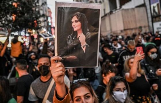 mais-de-cem-iranianos-podem-ser-condenados-a-morte-por-protestos,-calcula-organizacao