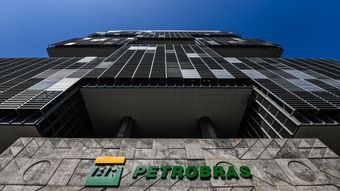 Transição sugere a Lula abandonar privatizações da Petrobras, Correios e EBC