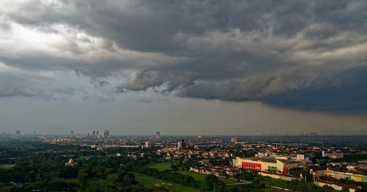 Mais chuva vindo aí: INMET emite alerta para mais de 1,2 mil cidades