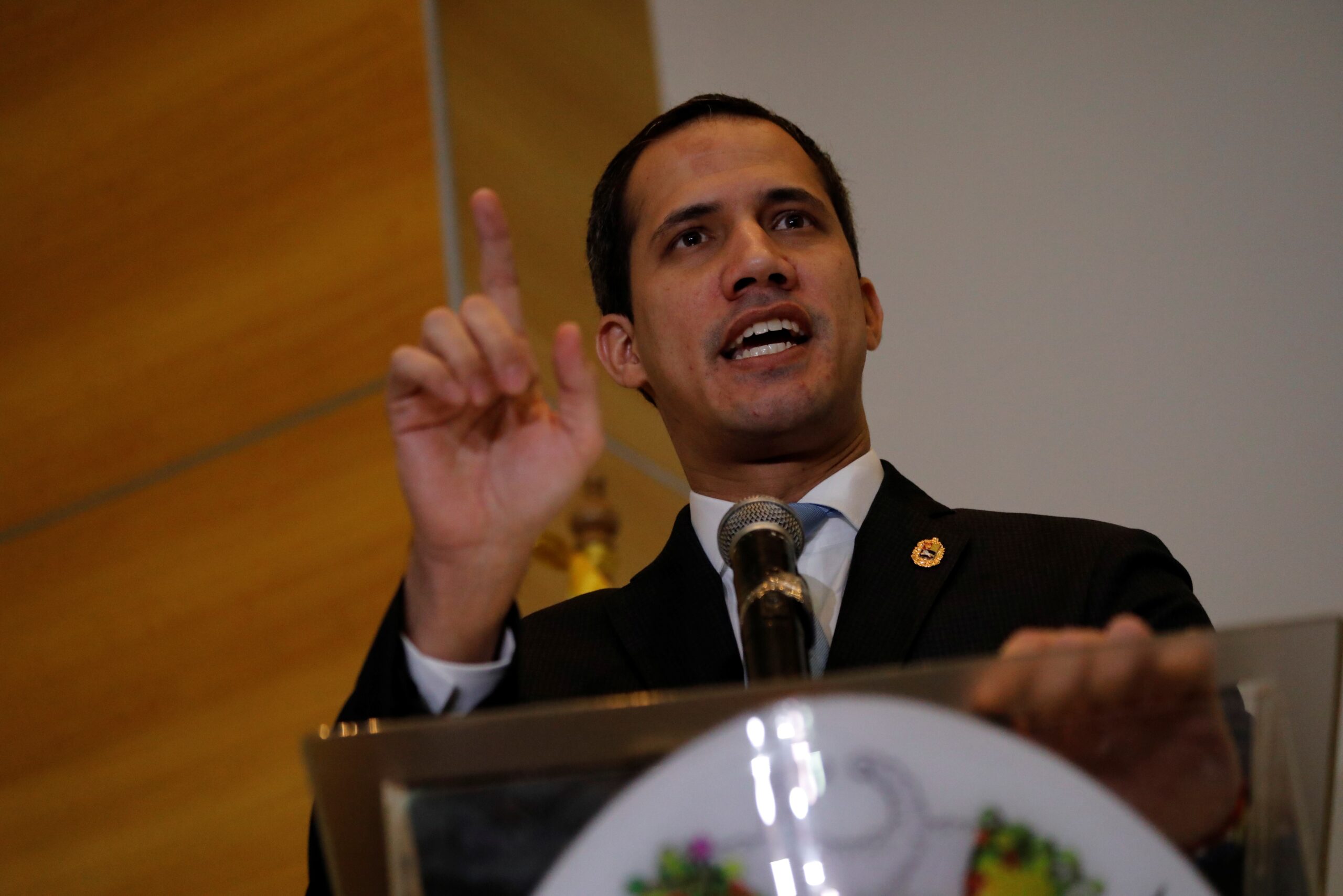 Oposição venezuelana elimina ‘governo interino’ de Juan Guaidó