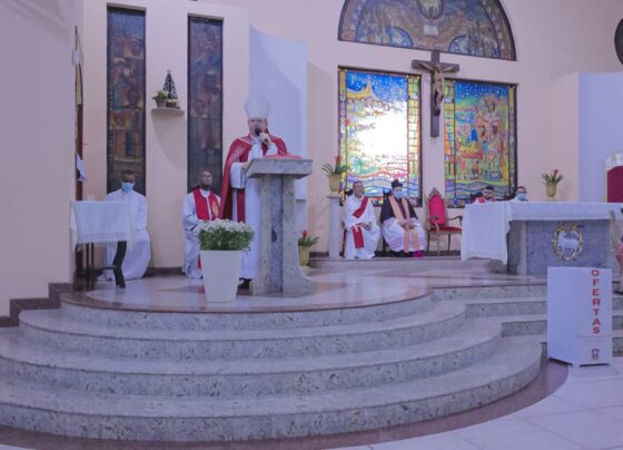 prefeitura-e-homenageada-no-2o-dia-da-novena-dedicada-a-sao-thomaz-de-cantuaria