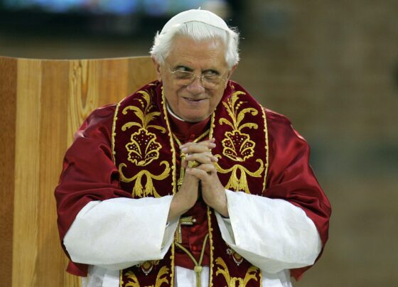 joseph-ratzinger-nao-foi-‘apenas’-o-papa-bento-xvi,-mas-tambem-escritor-best-seller