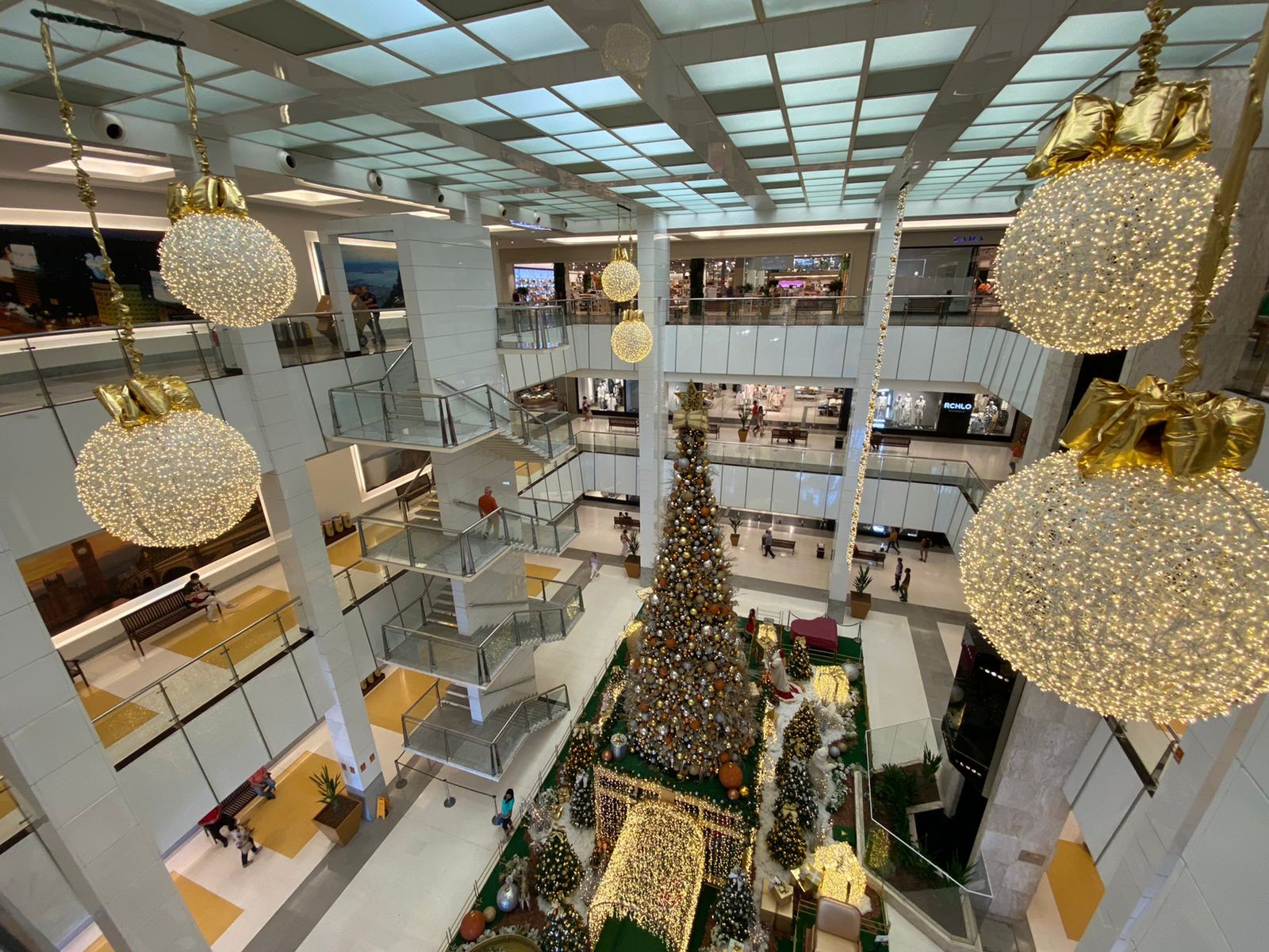 CNC revisa para baixo previsão de aumento nas vendas de Natal; data deve movimentar R$ 65 bilhões