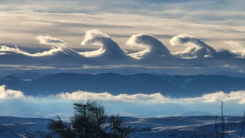 As impressionantes nuvens em forma de ondas que surpreenderam no céu dos EUA