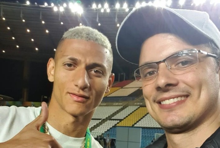 Assessor de comunicação de Richarlison formou em Viçosa