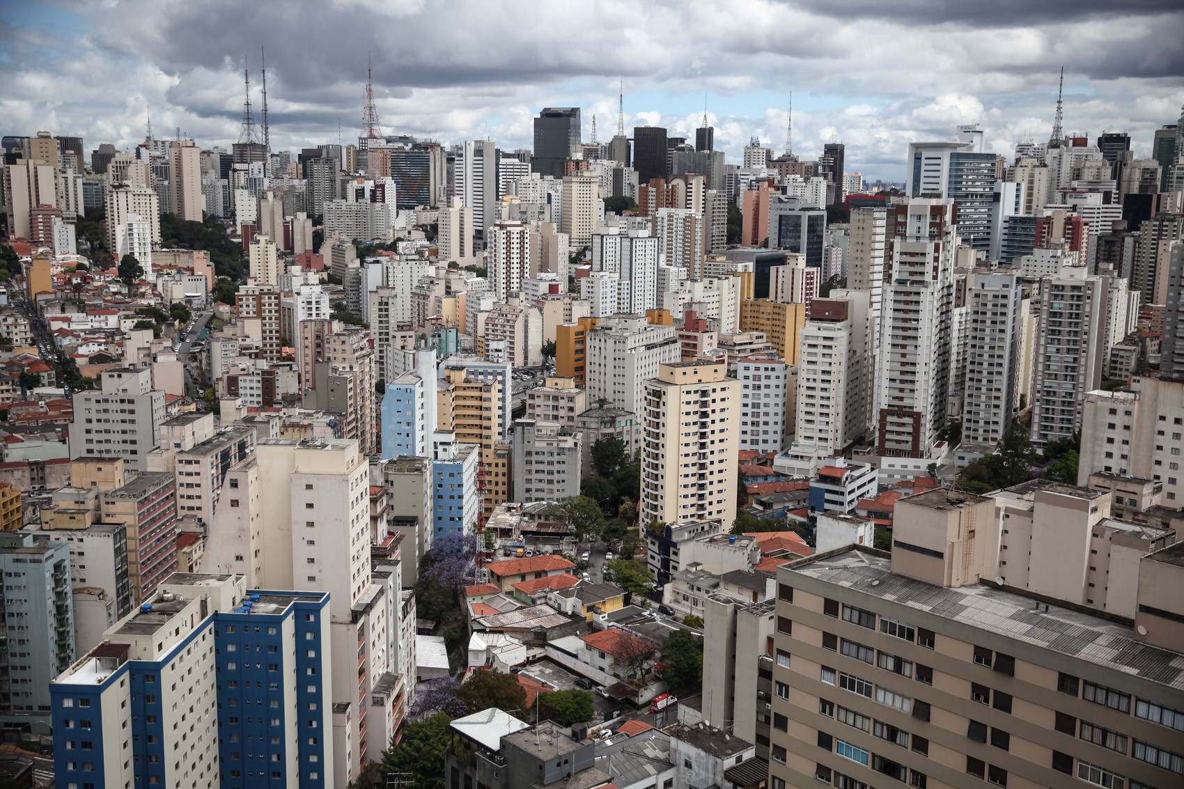 Aluguel residencial fica 0,79% mais caro em novembro, quase o dobro da inflação no mês; veja a alta por cidade