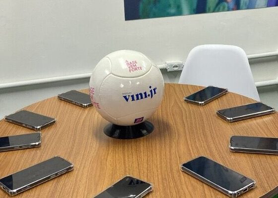 instituto-vini-jr.-inaugura-projeto-de-tecnologia-no-morro-da-previdencia,-no-rio