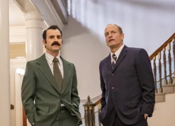 woody-harrelson-e-justin-theroux-nas-primeiras-cenas-da-minisserie-white-house-plumbers