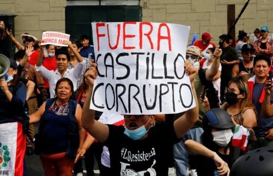 justica-peruana-mantem-ex-presidente-pedro-castillo-preso;-pais-registra-protestos-inflamados