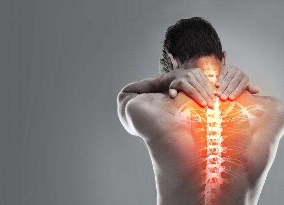 mensagens-que-o-universo-pode-estar-querendo-te-dizer-quando-voce-esta-com-dores-nas-costas