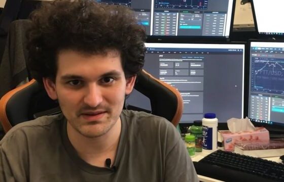 o-que-e-uma-policula,-rede-de-relacoes-poliamorosas-da-qual-fundador-da-ftx-era-adepto