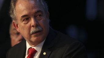 Trecho da Lei das Estatais pode impedir Mercadante de assumir BNDES