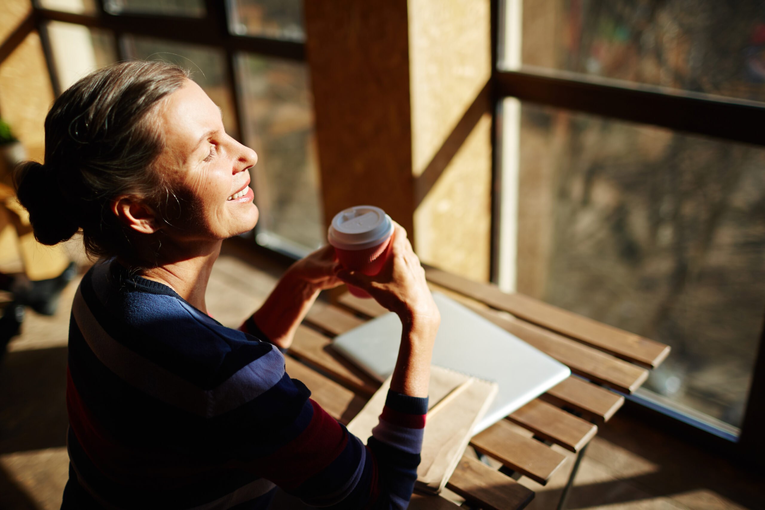 Está se sentindo fraco? Saiba como absorver vitamina D da melhor maneira