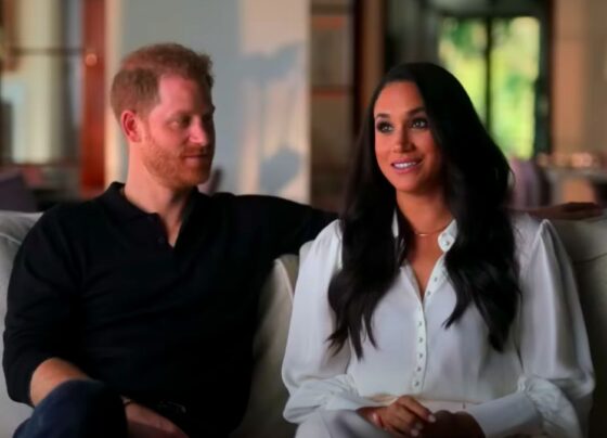 markle-faz-acusacoes-em-nova-previa-de-harry-&-meghan,-da-netflix