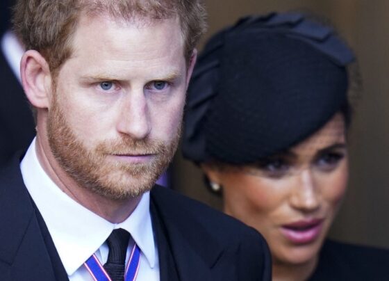 harry-acusa-assessores-reais-do-reino-unido-de-incentivar-ataques-da-midia-contra-ele-e-meghan