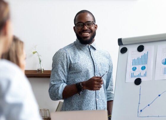 produtividade-do-trabalho-no-pais-voltou-a-tendencia-de-queda-de-antes-da-pandemia,-alerta-fgv