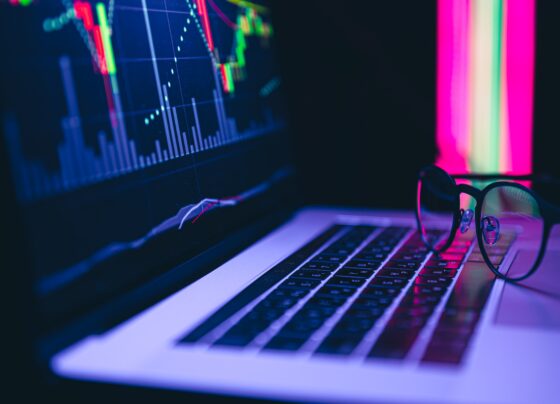 ibovespa-abre-com-volatilidade,-oscilando-entre-leves-altas-e-baixas