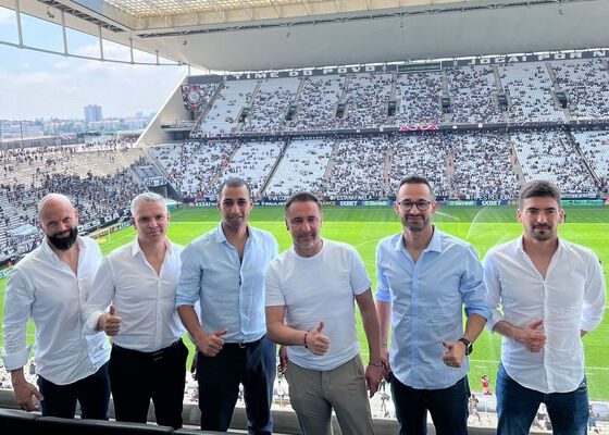 vitor-pereira-define-integrantes-da-comissao-tecnica-pessoal-no-flamengo;-ha-somente-uma-duvida