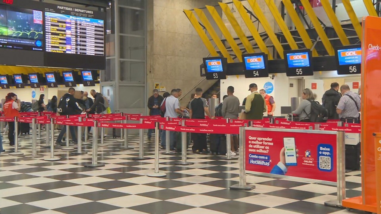 Aeroportos de Congonhas e Guarulhos registram atrasos em voos após aeronautas entrarem em greve