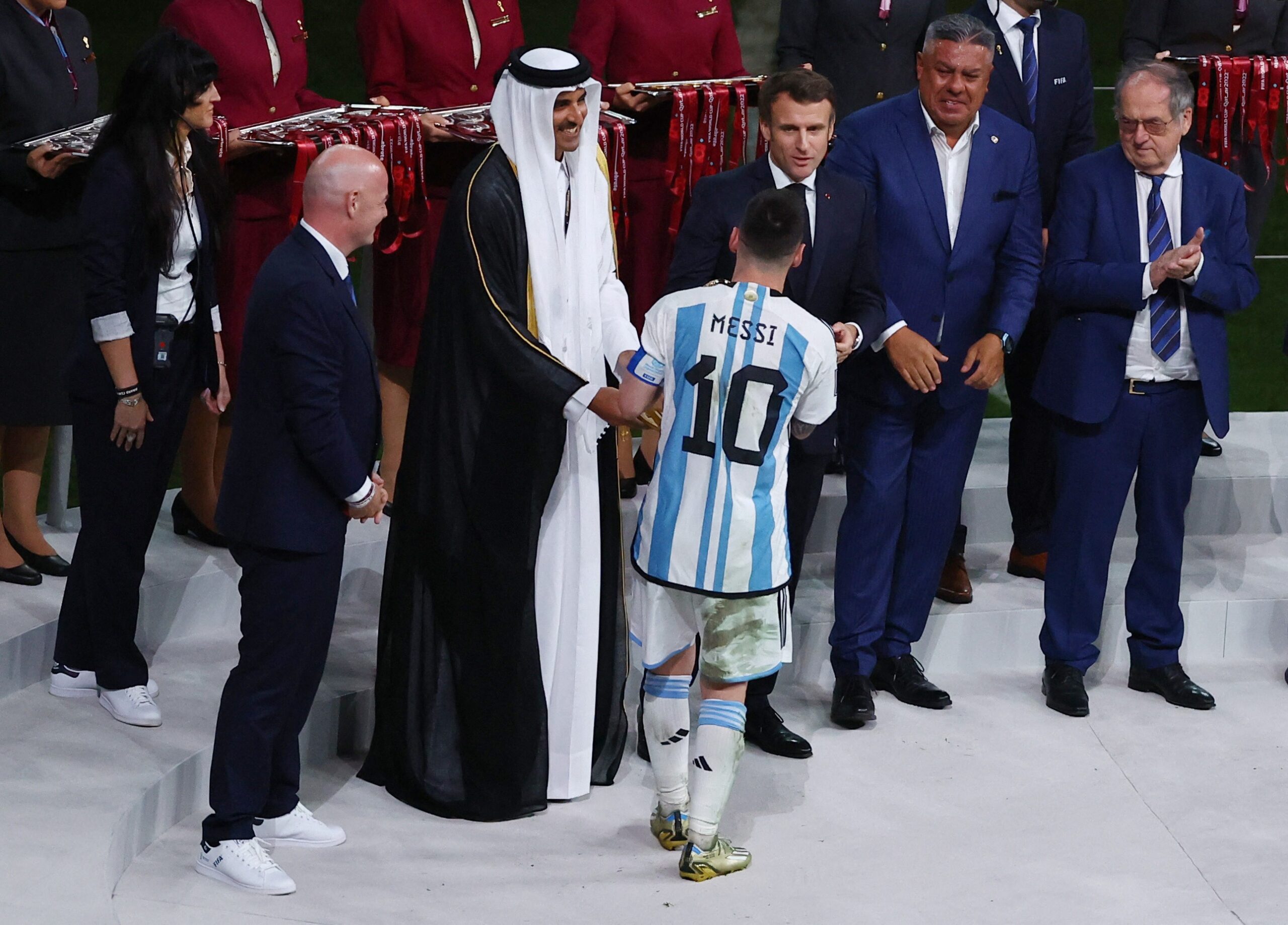 Emir do Catar diz que ‘cumpriu promessa de Copa excepcional’; relembre polêmicas