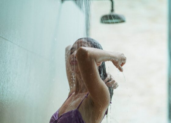 veja-os-beneficios-do-banho-quente,-que-pode-ajudar-ate-com-a-depressao