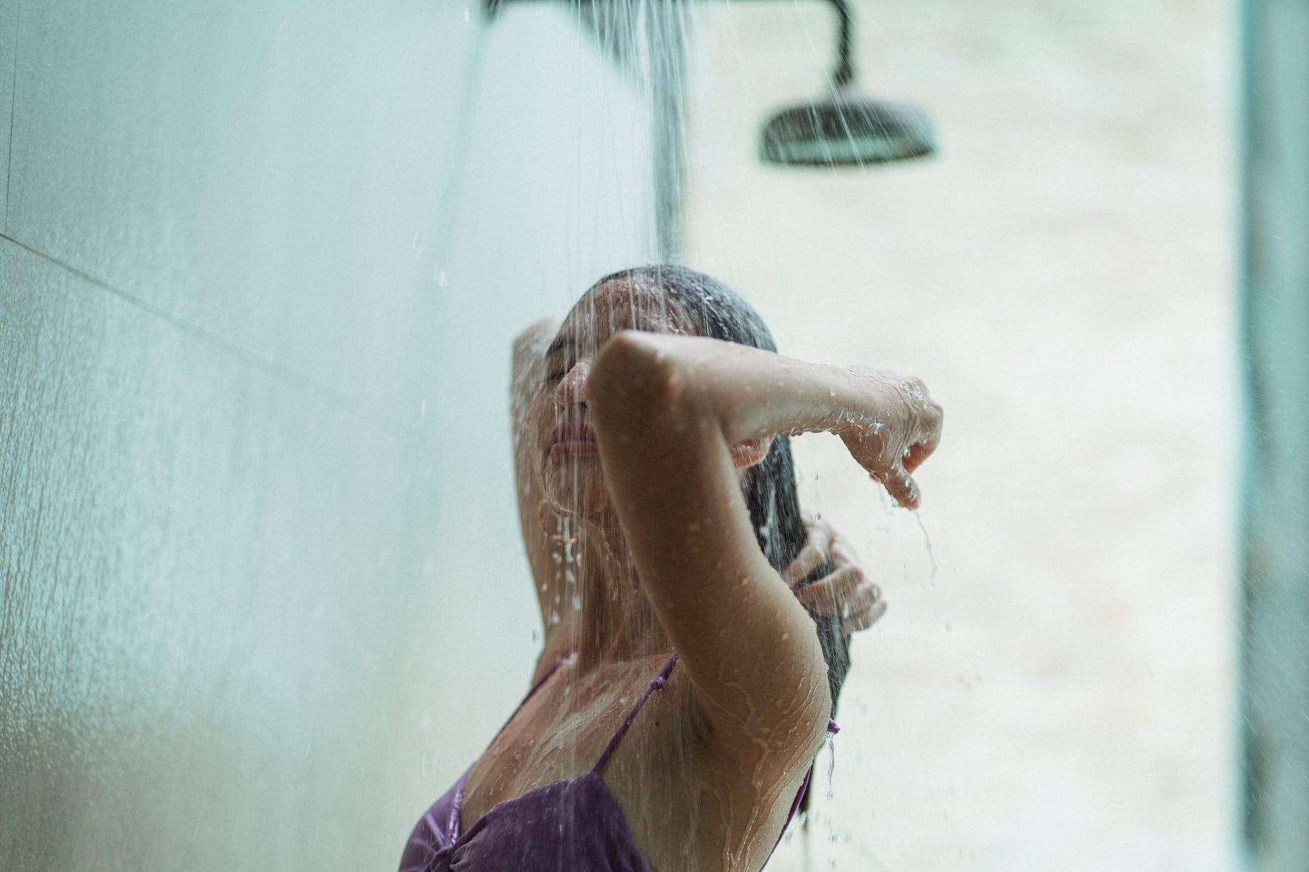 Veja os benefícios do banho quente, que pode ajudar até com a depressão