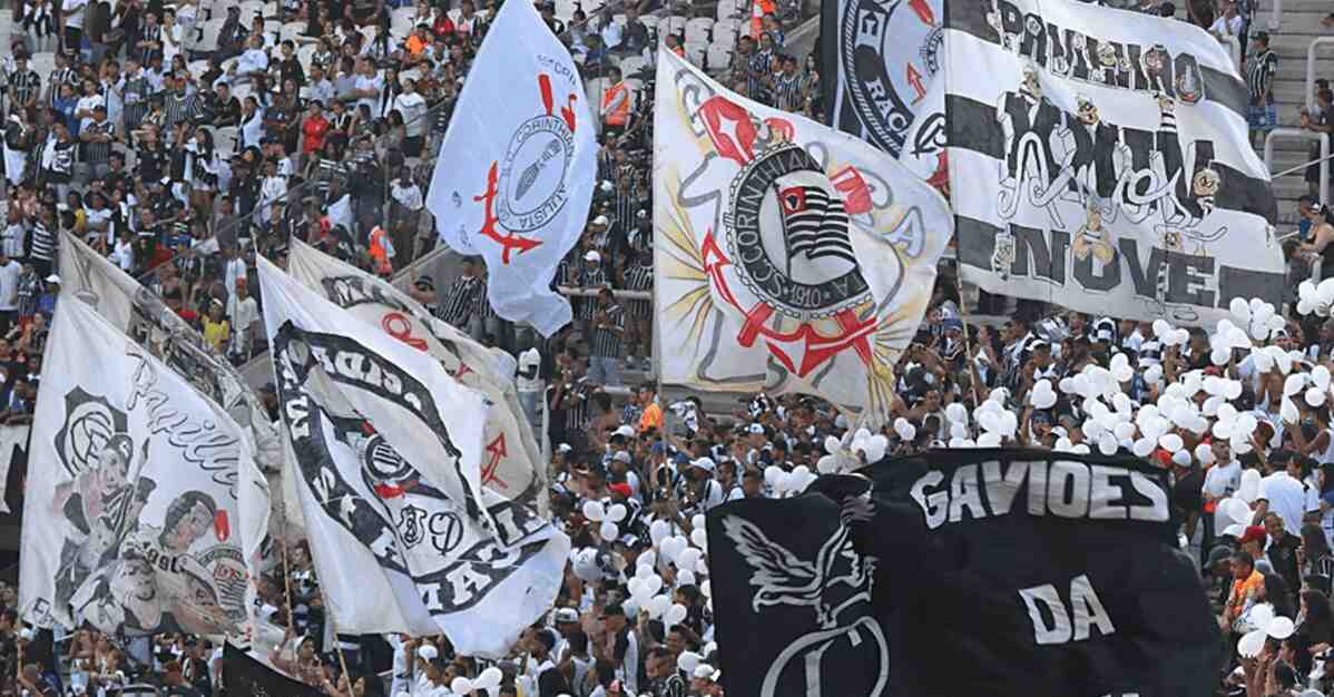 Corinthians monitora opções e acha zagueiro ‘de graça’ para 2023