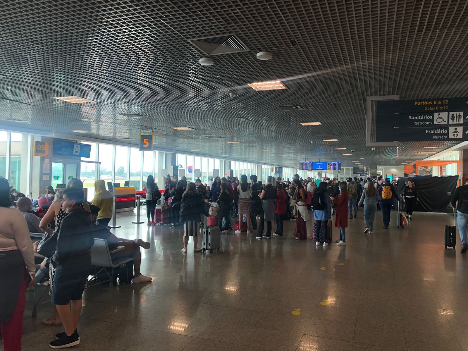 Greve dos aeronautas causa atrasos em voos em aeroportos