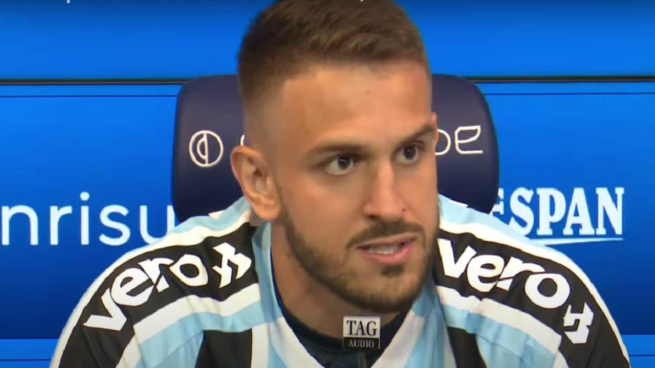 Bruno Uvini rasga elogios ao Grêmio em sua apresentação: “Estou impressionado”