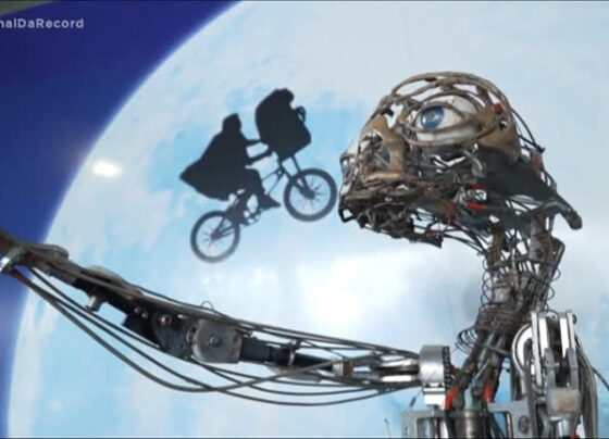 boneco-original-do-filme-et.-e-leiloado-por-quase-r$-14-milhoes