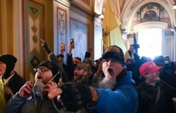 proud-boys:-quem-sao-os-extremistas-apoiadores-de-trump-julgados-por-invasao-do-capitolio