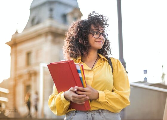 edital-oferece-bolsa-de-r$-8-mil-por-mes-para-este-grupo-de-pesquisadores