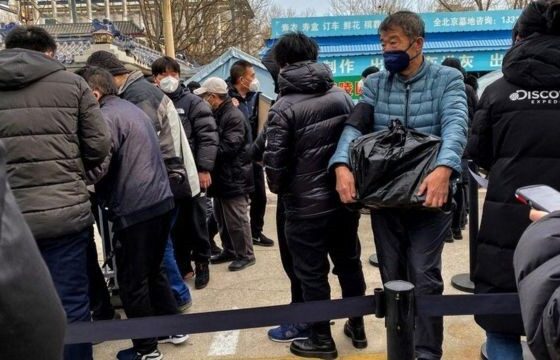 covid-19:-china-tem-filas-em-crematorios-apos-suspender-restricoes