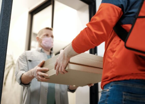 empresa-comenta-se-entregadores-precisam-ir-ate-o-apartamento-para-entregar-o-pedido