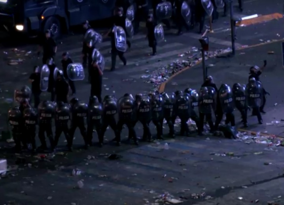 buenos-aires-tem-noite-de-caos,-feridos-e-desaparecidos-apos-celebracao