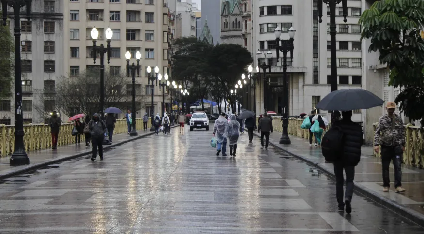 Cidade de SP registra 12ºC antes de chegada de massa de ar polar e frio recorde