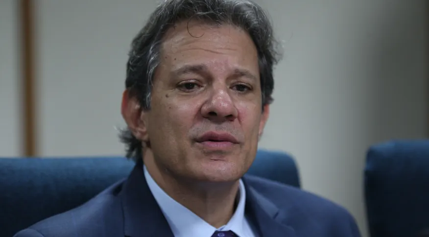 Faixa de isenção do Imposto de Renda pode chegar a R$ 4 mil em 2025, diz Haddad